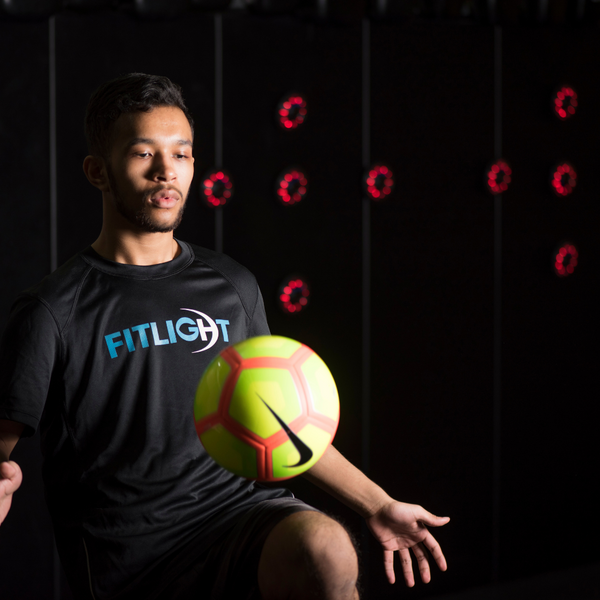HOW A SET OF FLASHING LIGHTS IS REVOLUTIONIZING THE WAY ATHLETES TRAIN